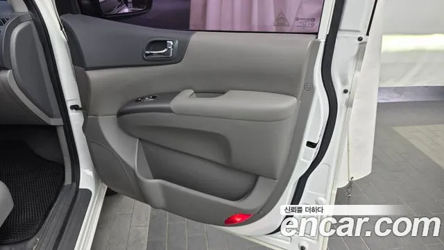 Kia Canival 2014 thumb 9