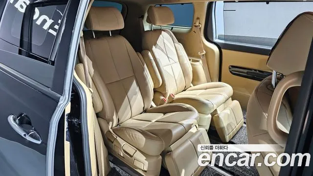 Kia Carnival 2018 thumb 6