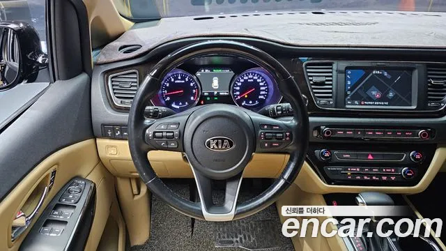 Kia Carnival 2018 thumb 12