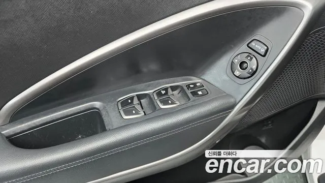 Hyundai Санта Фе 2014 thumb 8