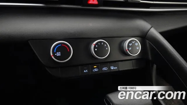 Hyundai Elantra 2022 thumb 4