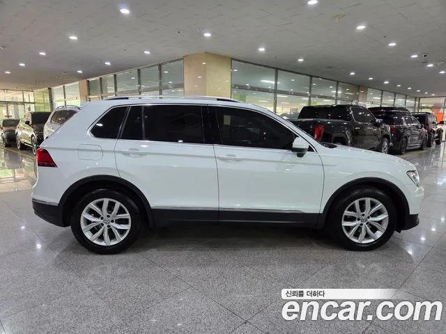 Volkswagen Tiguan 2018 thumb 6