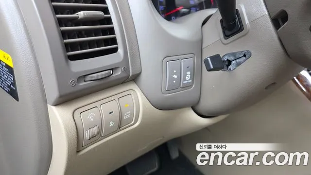 Kia Canival 2013 thumb 8