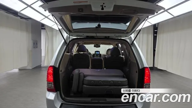 Kia Canival 2013 thumb 9