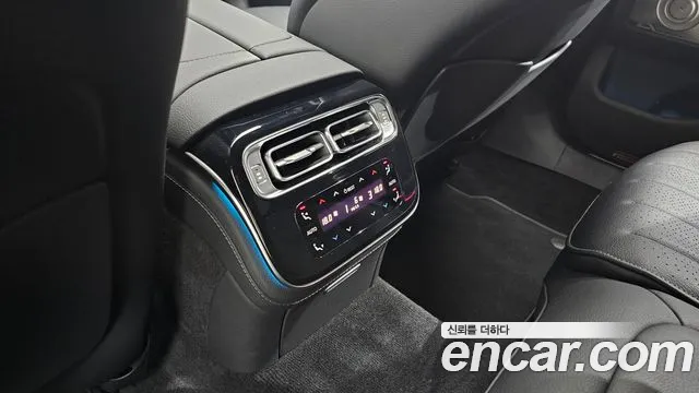 Mercedes-Benz S-Class 2024 thumb 2