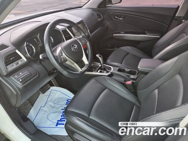 KGM Tivoli 2015 thumb 6