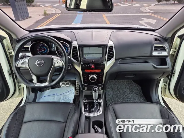 KGM Tivoli 2015 thumb 12