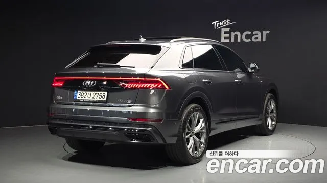 Audi Q8 2022 thumb 5