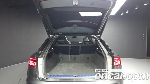 Audi Q8 2022 thumb 7
