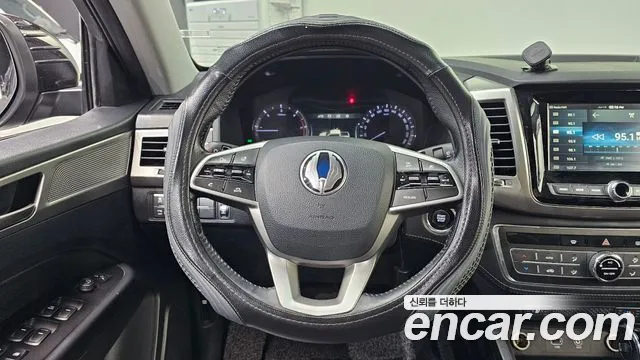 KGM Rexton 2018 thumb 2