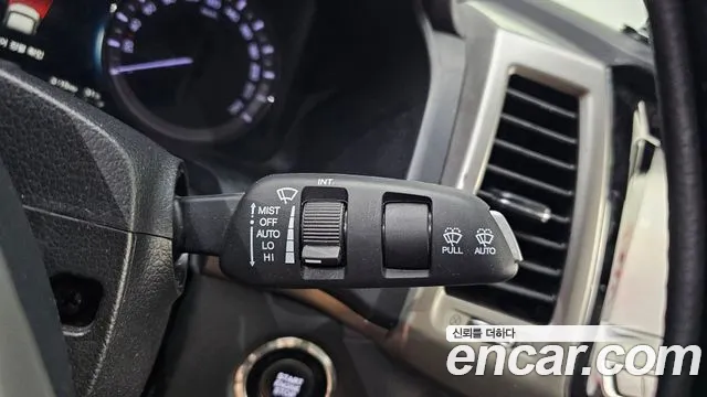 KGM Rexton 2018 thumb 12