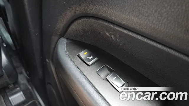 KGM Rexton 2018 thumb 8