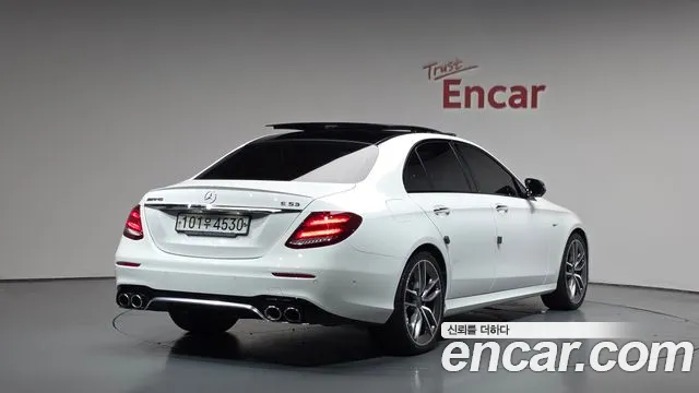Mercedes-Benz E-Class 2019 thumb 9