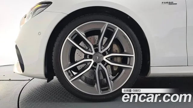 Mercedes-Benz E-Class 2019 thumb 12