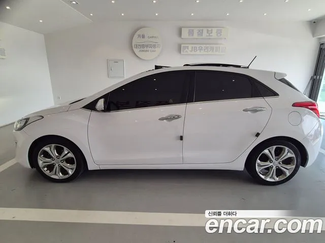 Hyundai i30 2012 thumb 8