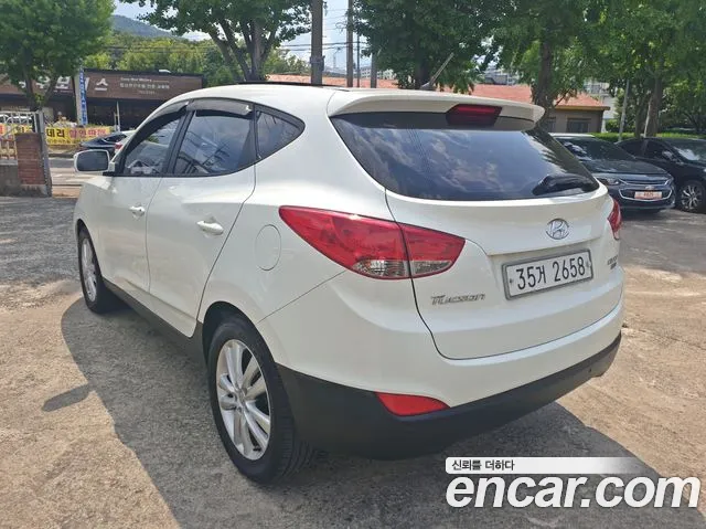 Hyundai Tucson 2010 thumb 11