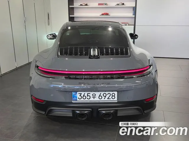 Porsche 911 2025 thumb 5