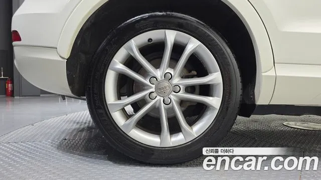 Audi Q3 2014 thumb 11