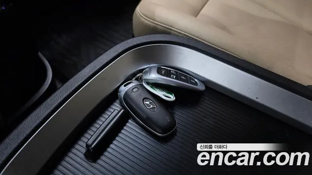 Hyundai Staria 2022 thumb 6