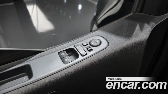 Hyundai Staria 2022 thumb 2