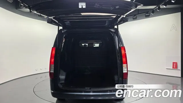 Hyundai Staria 2022 thumb 10