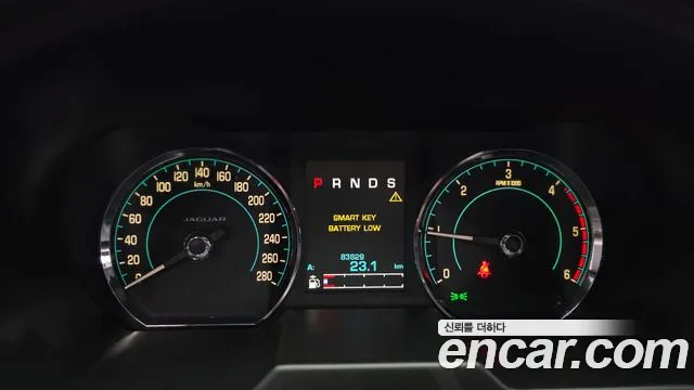Jaguar XF 2015 thumb 12