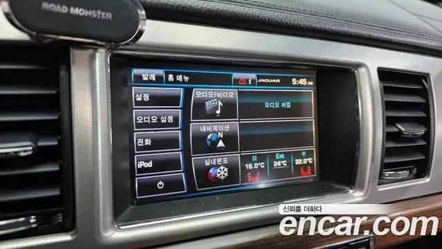 Jaguar XF 2015 thumb 8