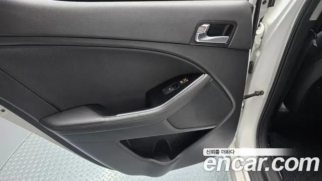 Kia K5 2015 thumb 11