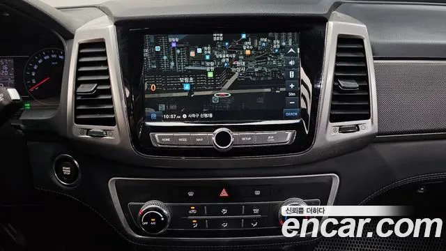 KGM Rexton 2018 thumb 9