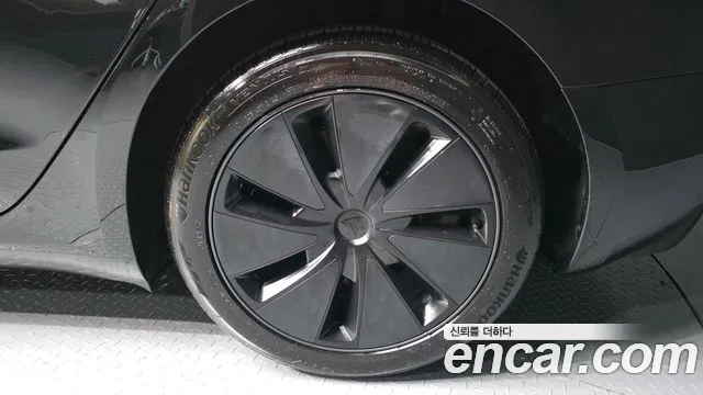 Tesla Model 3 2024 thumb 12