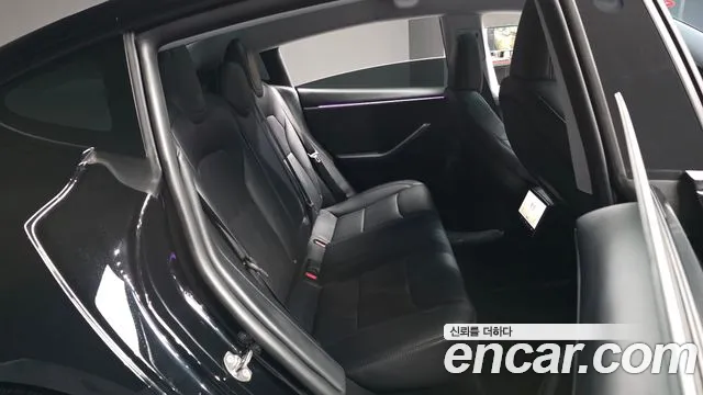 Tesla Model 3 2024 thumb 11