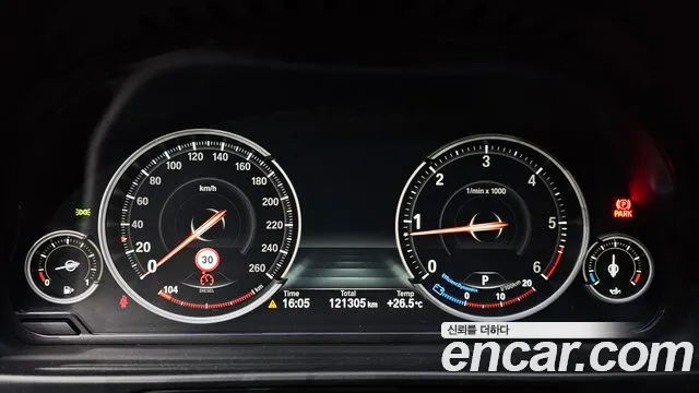 BMW 5 серии 2016 thumb 4