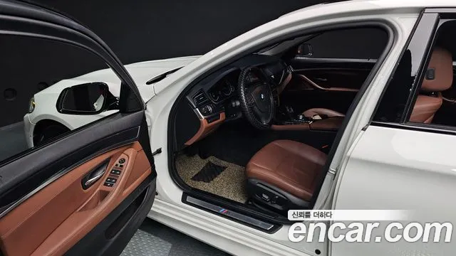 BMW 5 серии 2016 thumb 2