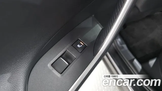 Toyota RAV4 2019 thumb 12