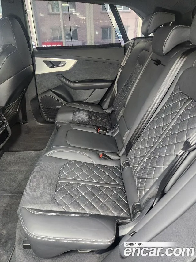Audi Q8 2023 thumb 4
