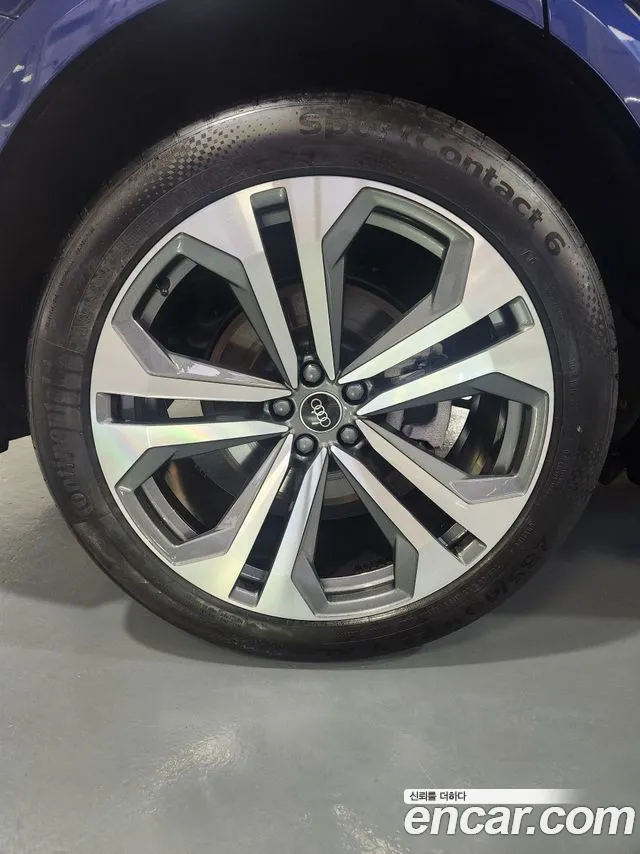 Audi Q8 2023 thumb 8