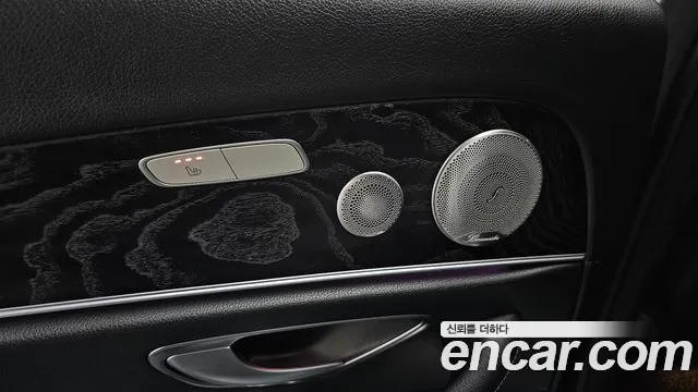 Mercedes-Benz E-Class 2017 thumb 3