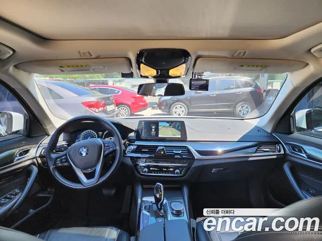 BMW 5 серии 2018 thumb 9