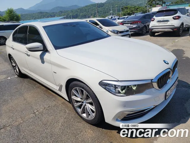 BMW 5 серии 2018 thumb 3