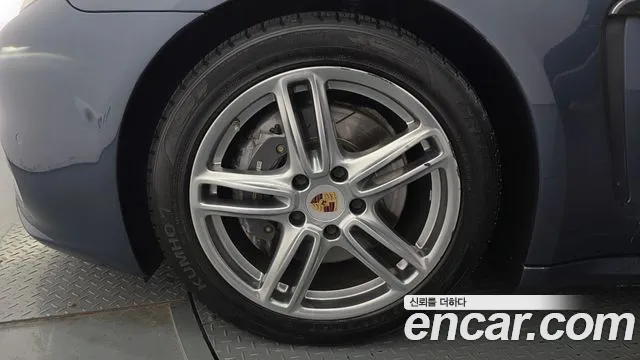 Porsche Panamera 2014 thumb 10