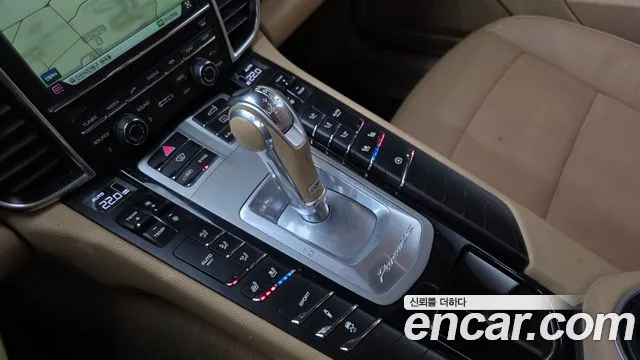 Porsche Panamera 2014 thumb 12