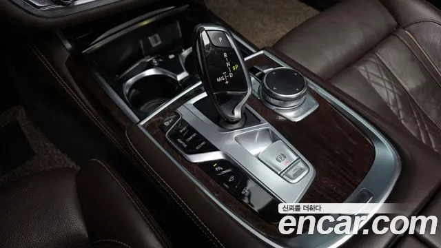 BMW 7 серии 2016 thumb 10
