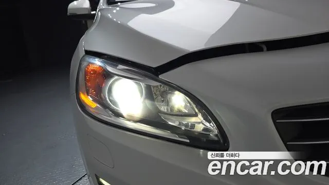 Volvo S60 2014 thumb 2