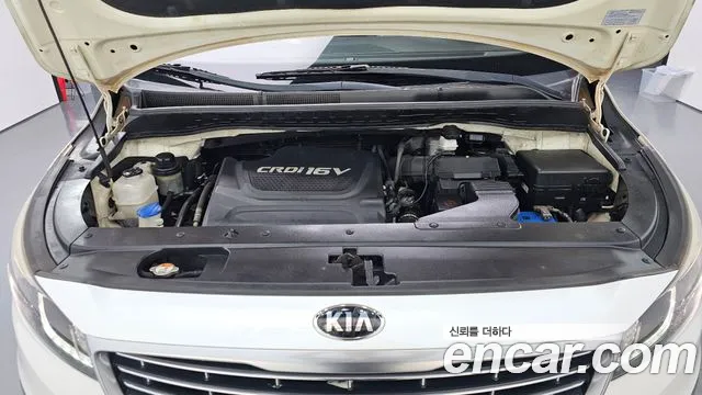 Kia Carnival 2017 thumb 10