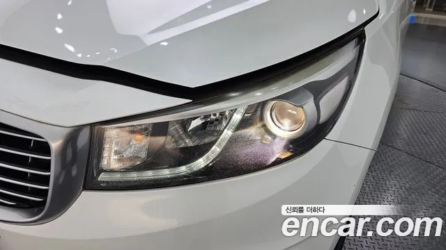 Kia Carnival 2017 thumb 5