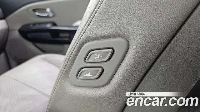 Kia Carnival 2017 thumb 8