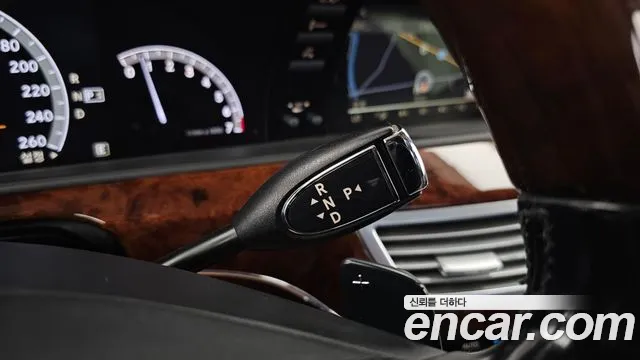 Mercedes-Benz S-Class 2012 thumb 2