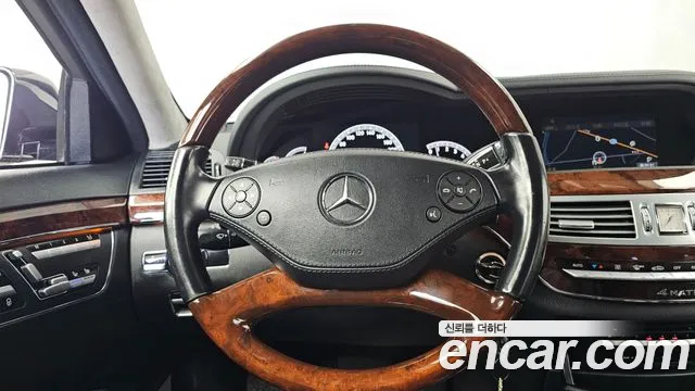 Mercedes-Benz S-Class 2012 thumb 12
