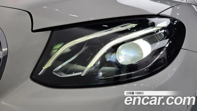 Mercedes-Benz E-Class 2018 thumb 2