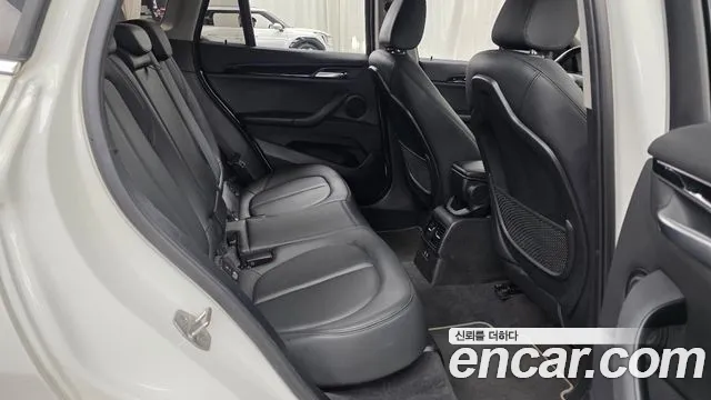 BMW X1 2022 thumb 10